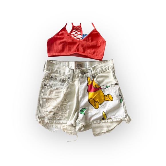 new LF Furst of a Kind ★ Vintage Upcycled Levi's® Cut Off Shorts ★ Winnie Pooh - Picture 14 of 16